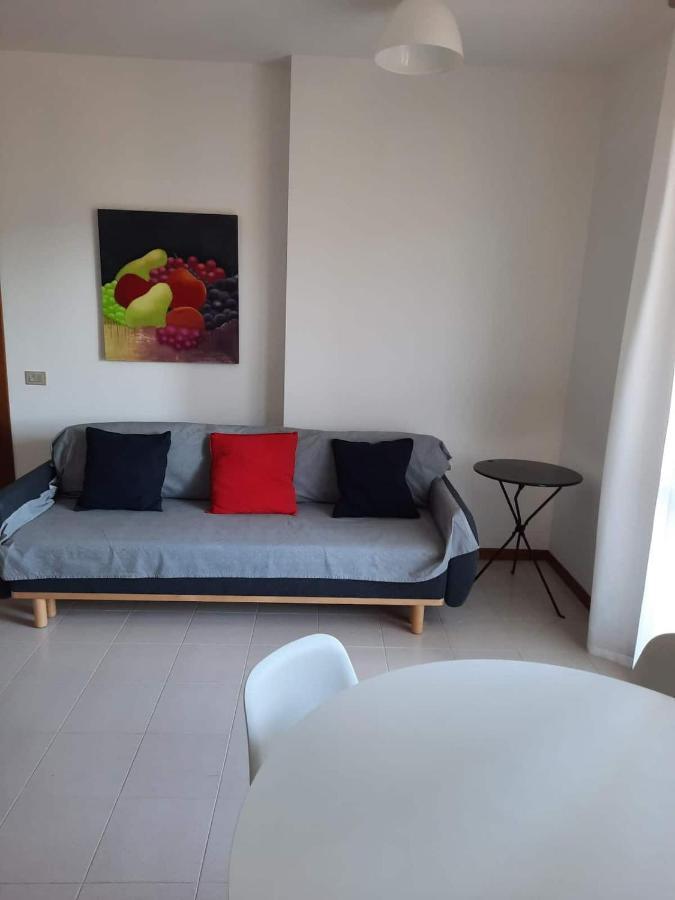 Appartamento Confortevole E Ben Servito San Mariano 외부 사진