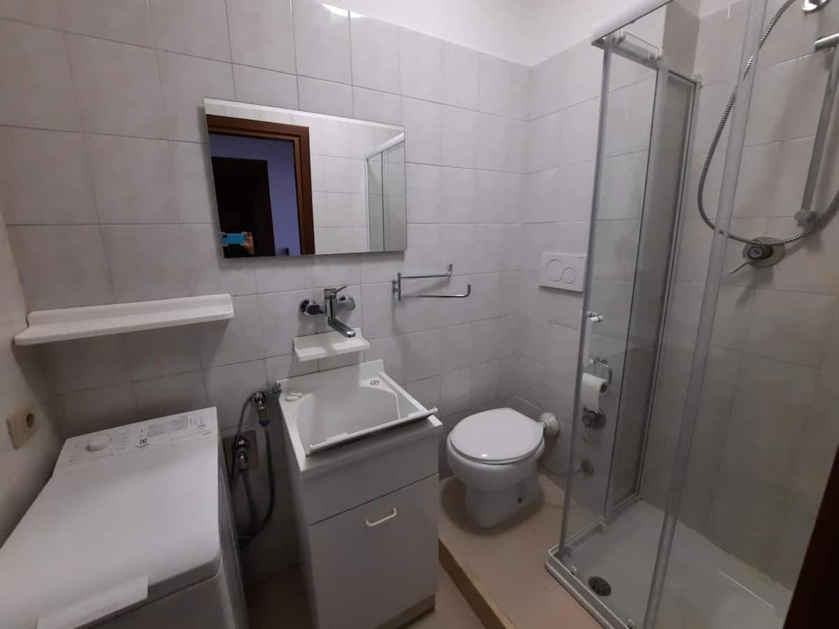Appartamento Confortevole E Ben Servito San Mariano 외부 사진